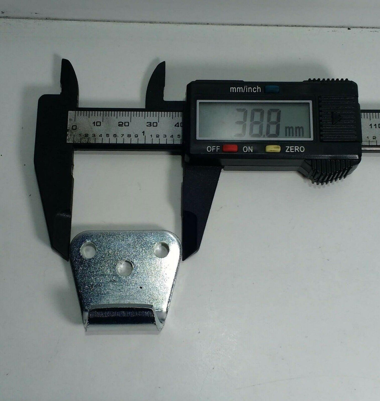 Trailer Over Centre Latch Plate Genuine Maypole 36Mm X 20Mm Mp81406B - Mid-Ulster Rotating Electrics Ltd