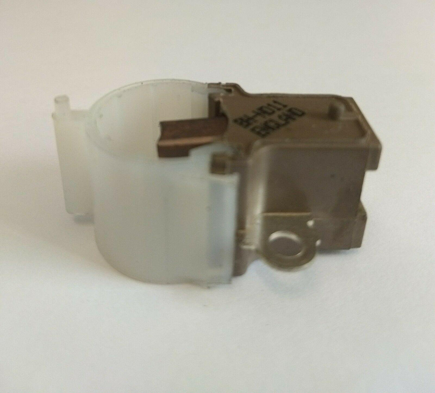 Alternator Brush Box Honda Caterpillar Lexus Toyota Denso Mob 235588 Bh-Nd11 - Mid-Ulster Rotating Electrics Ltd