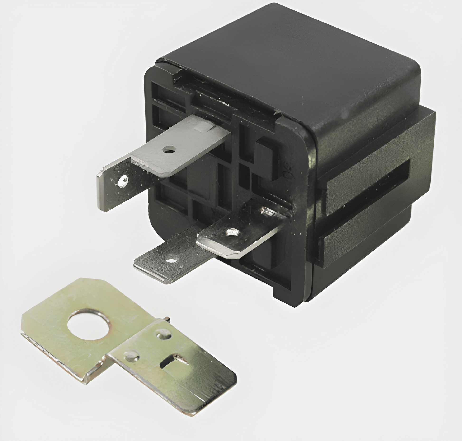 Product photo of 24 V 20 A normally open mini relay 02-002 with blade terminals and mounting bracket