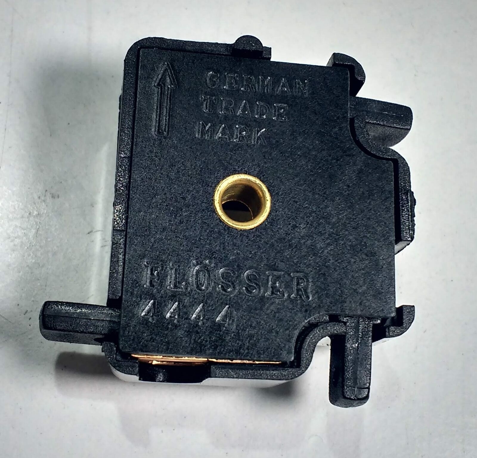 H4 Car Bulb Holder Headlamp Headlight Repair Plug With Snap Locks Cargo 170964 - Mid-Ulster Rotating Electrics Ltd