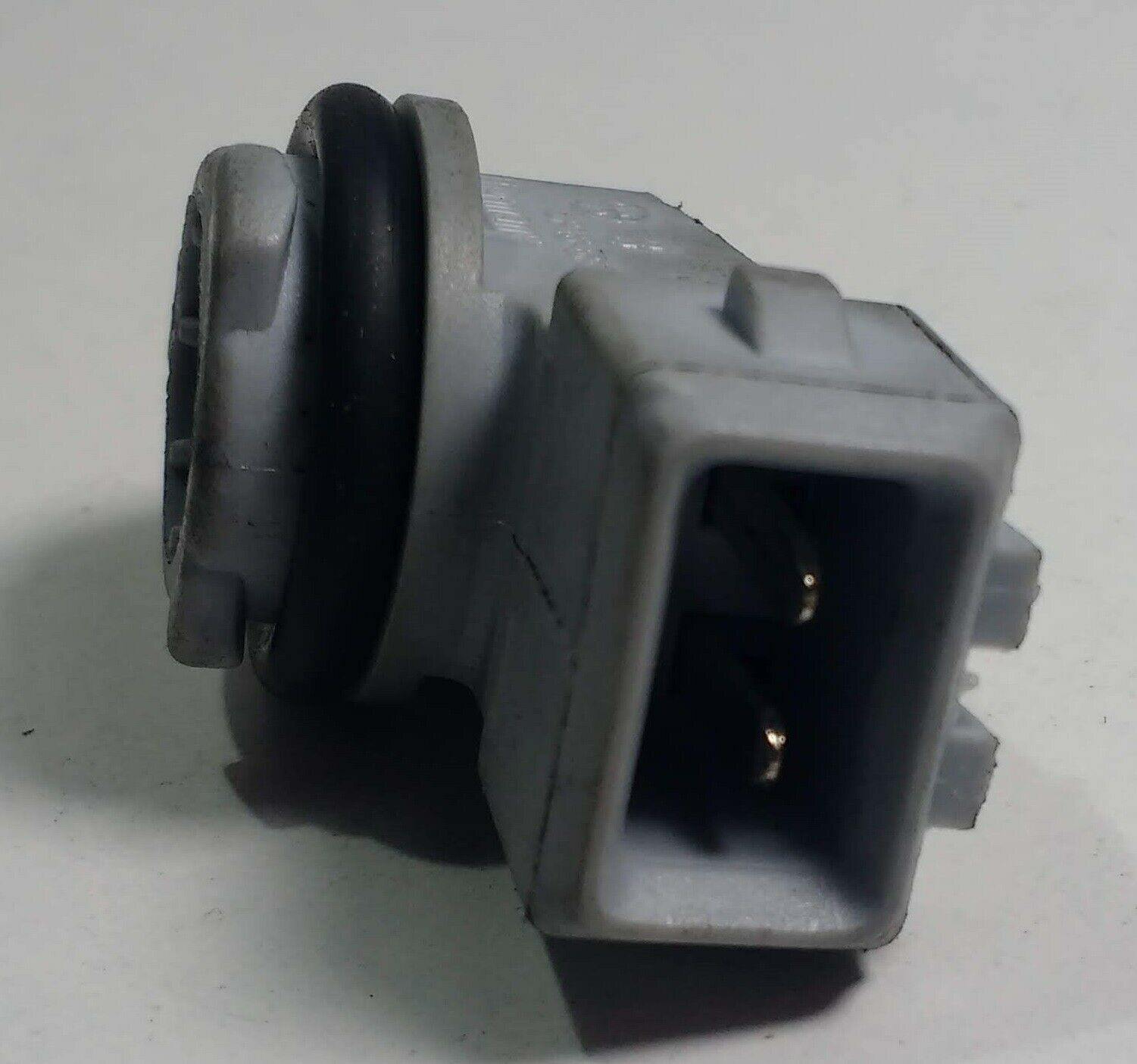 501 Bulb Holder 90Ï¿½ Angle For Side Repeater Lights Universal Cargo 12V 170763 - Mid-Ulster Rotating Electrics Ltd